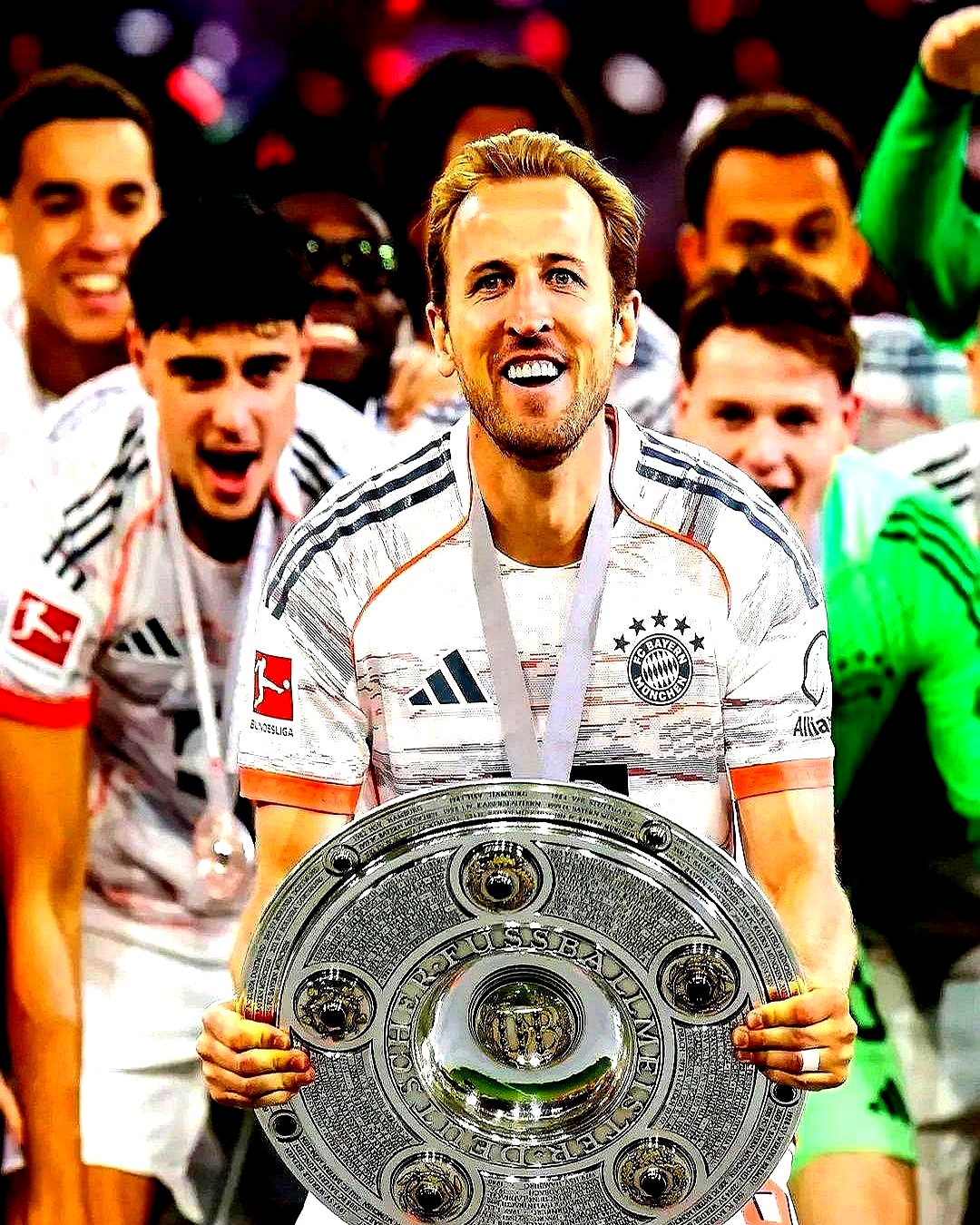 九游会互动娱乐-包含大比分获胜首场状态出色，瑞士队观众沸腾！，凯恩重返赛场上演精彩一战的词条