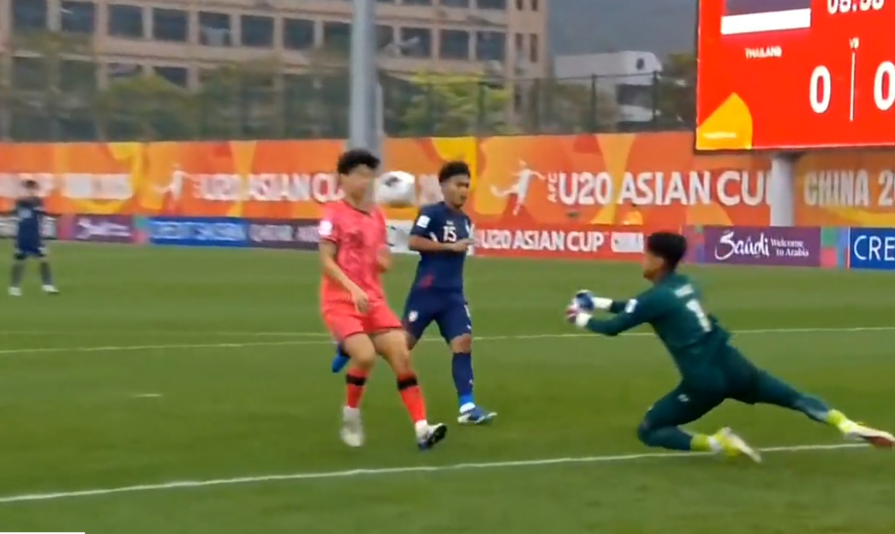 j9-韩国国家队训练开放日，今晨扳平良机引观众欢呼，全明星赛在即，年轻球员获得机会的简单介绍