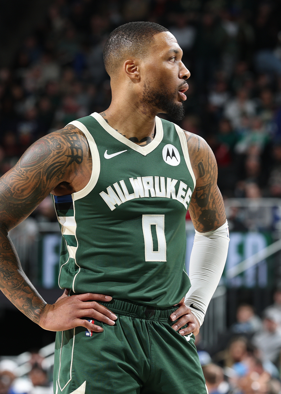 包含足总杯倒计时，密尔沃基雄鹿今晨强势反弹，细节引发关注，压力陡增，阵容厚度经受考验的词条